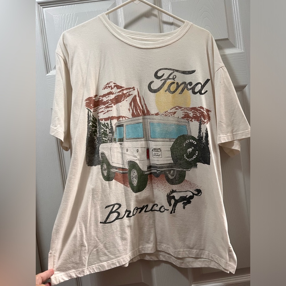 Ford Bronco T-shirt. Size small but very oversized.